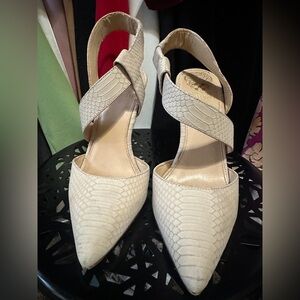 Vince Camuto Snake heels (dusty pink color)